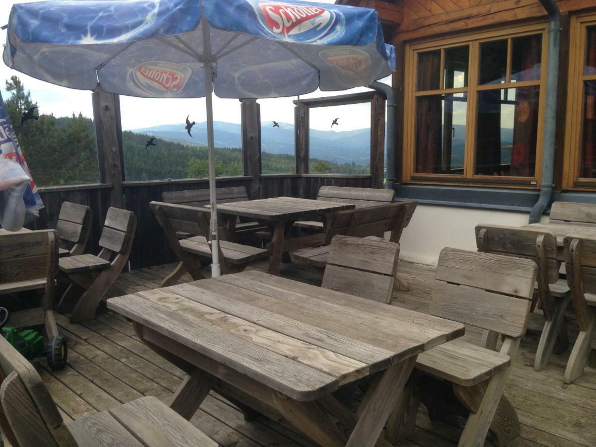 Alpengasthof Hoiswirt Modriach ภายนอก รูปภาพ